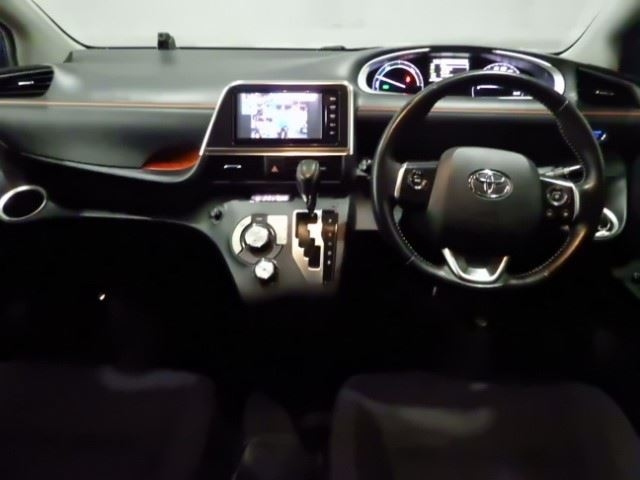 TOYOTA SIENTA 2015