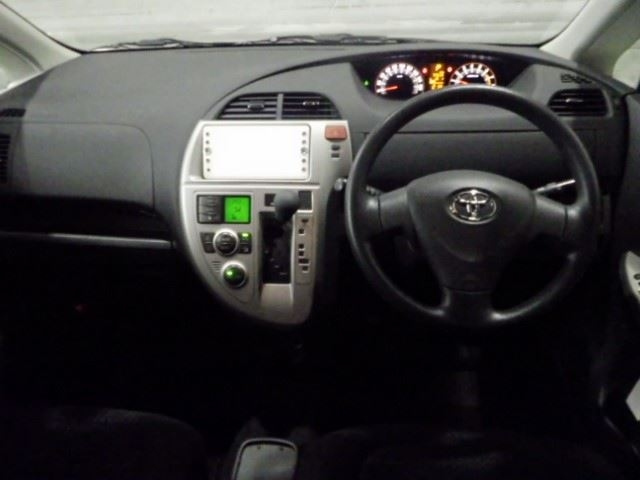 TOYOTA RACTIS 2010