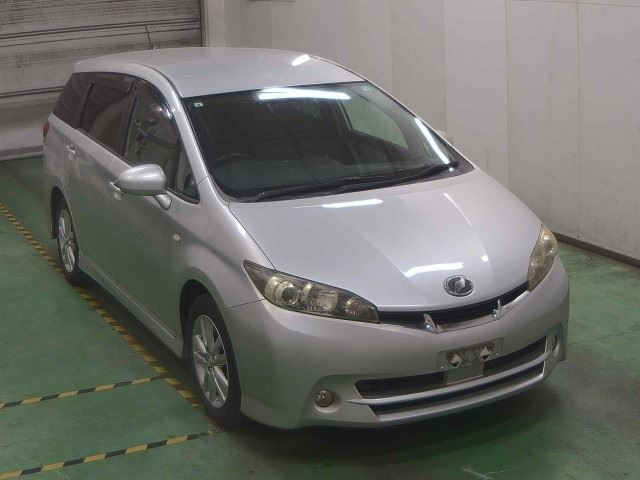 TOYOTA WISH 2009
