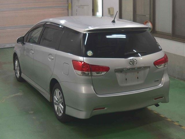 TOYOTA WISH 2009