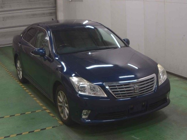 TOYOTA CROWN 2010