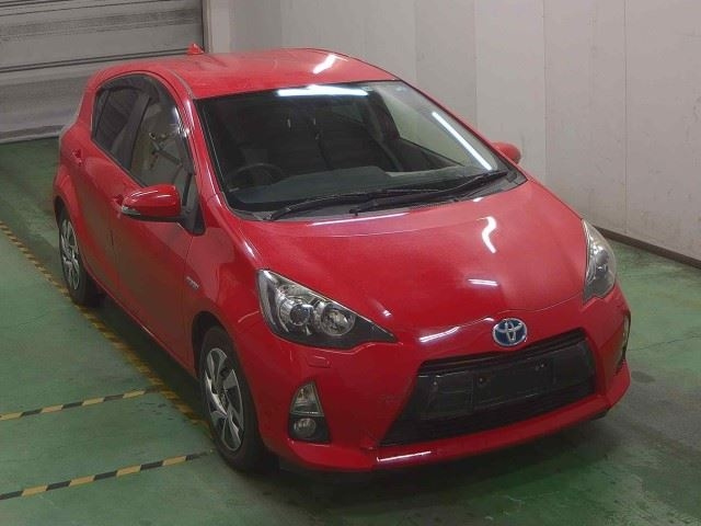TOYOTA AQUA 2013