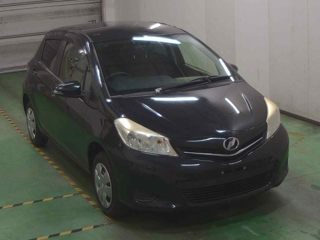 TOYOTA VITZ 2012