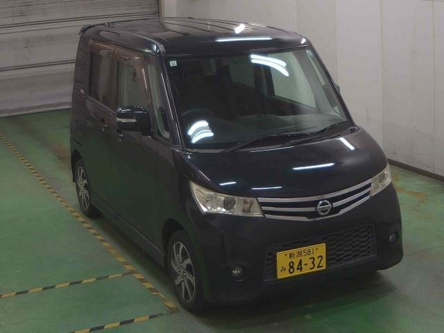 NISSAN ROOX 2011