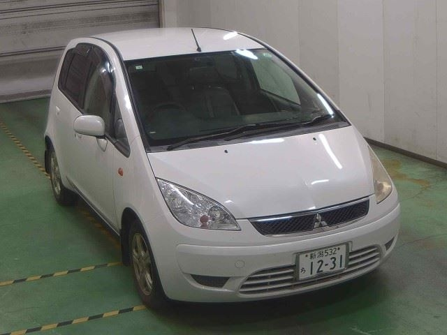 MITSUBISHI COLT 2011