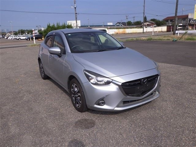 MAZDA DEMIO 2017
