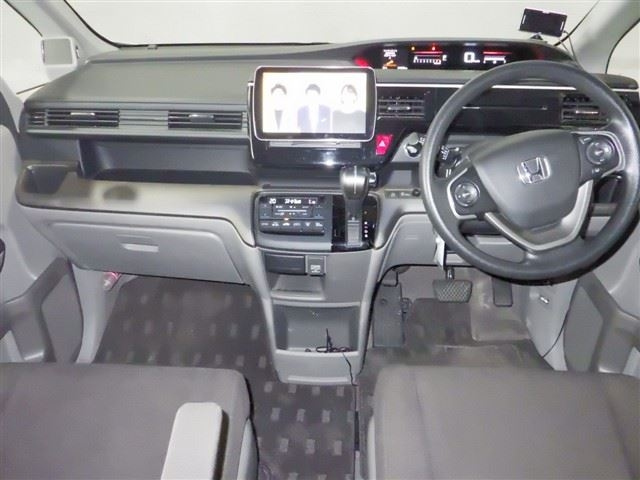 HONDA STEP WAGON 2016