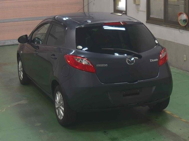 MAZDA DEMIO 2010
