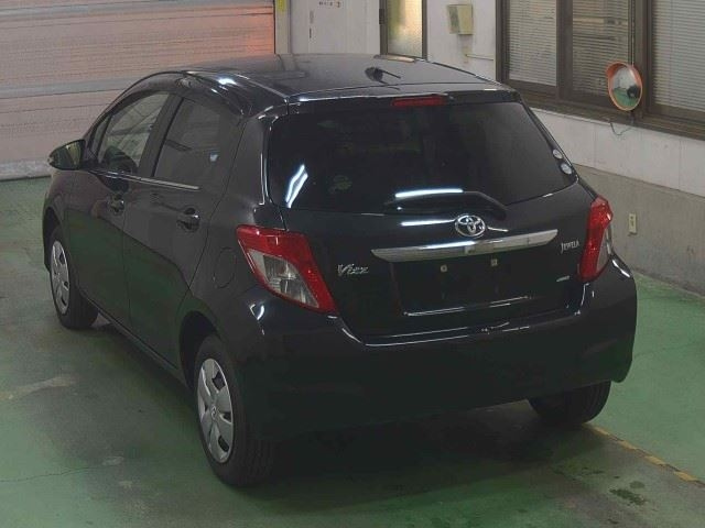 TOYOTA VITZ 2012