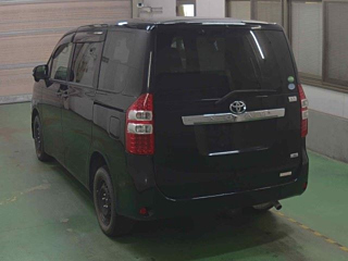TOYOTA NOAH 2012