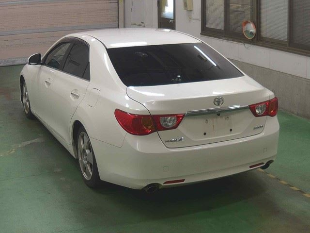TOYOTA MARK X 2011