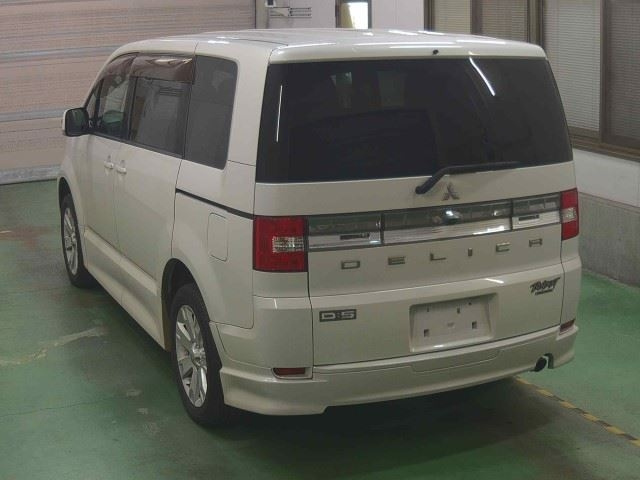 MITSUBISHI DELICA D5 2008