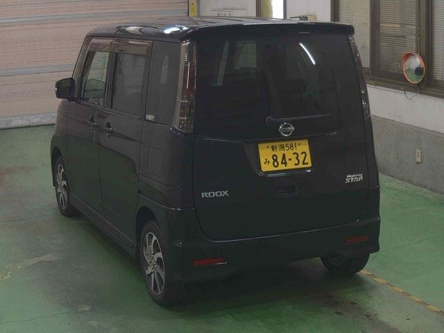 NISSAN ROOX 2011