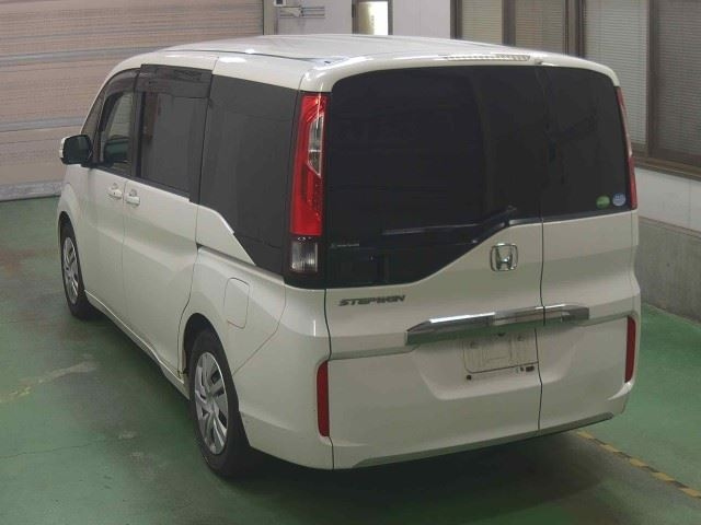 HONDA STEP WAGON 2016
