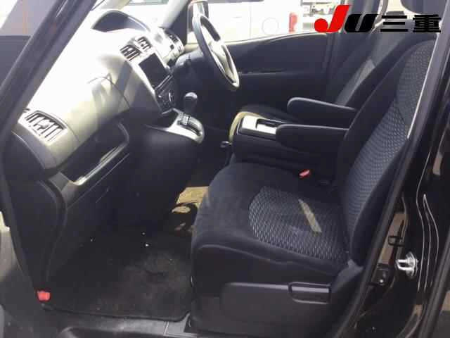 NISSAN SERENA 2011