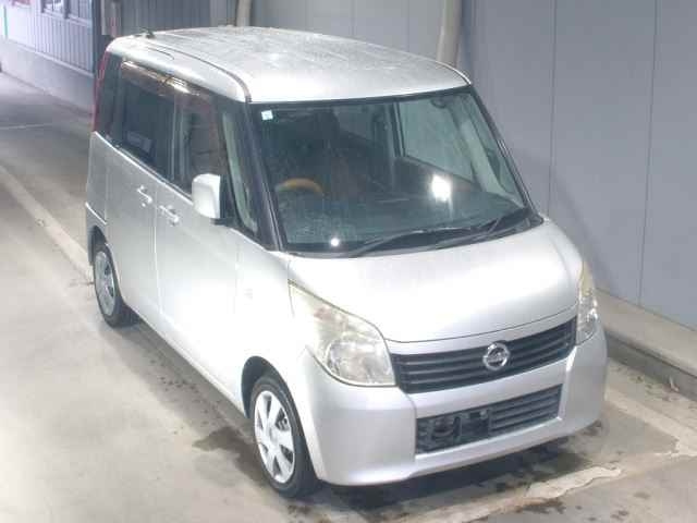 NISSAN ROOX 2011