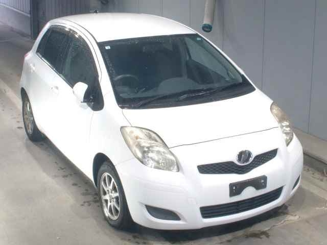 TOYOTA VITZ 2010