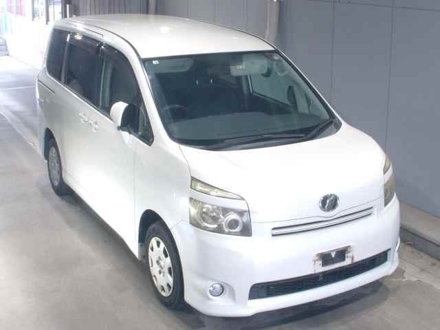 TOYOTA VOXY 2008