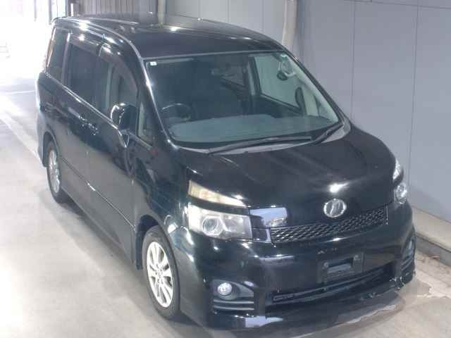 TOYOTA VOXY 2011