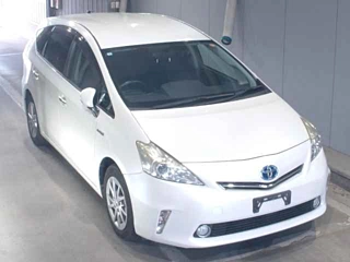TOYOTA PRIUS ALPHA 2014