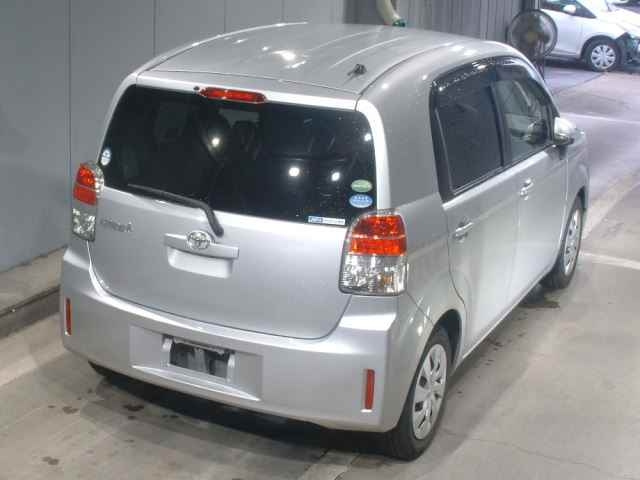 TOYOTA SPADE 2016