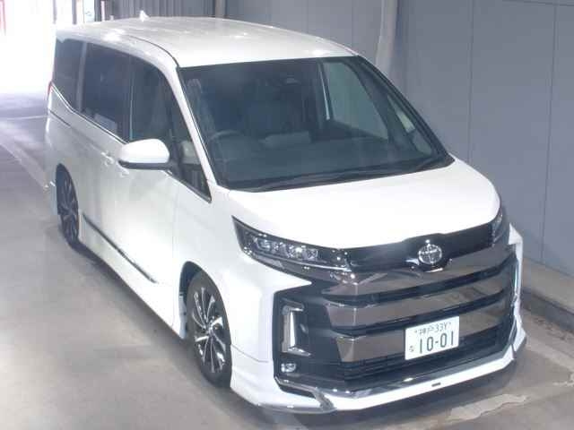 TOYOTA NOAH 2023