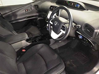 TOYOTA PRIUS 2019