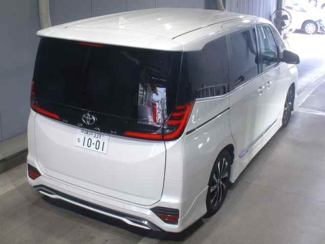 TOYOTA NOAH 2023