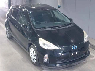 TOYOTA AQUA 2013