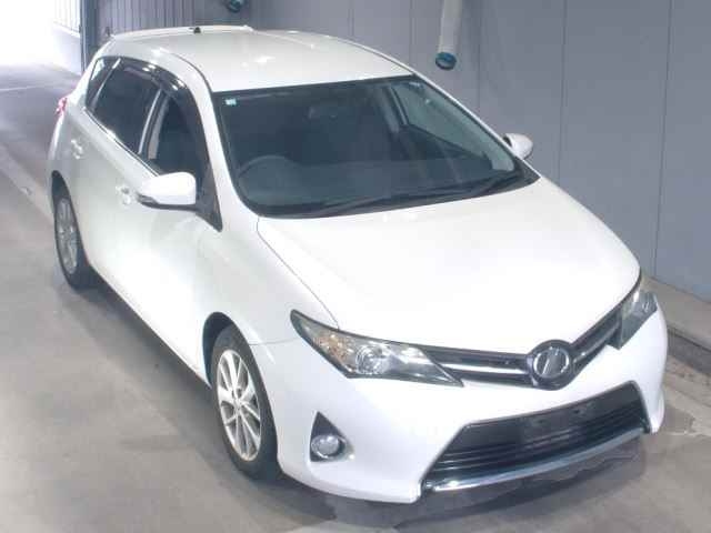 TOYOTA AURIS 2012