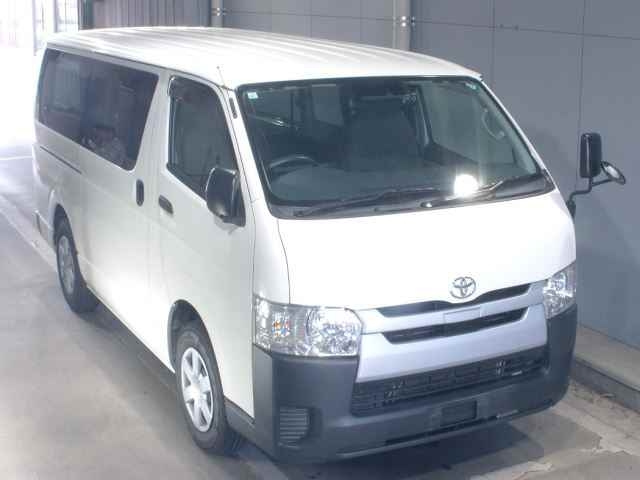 TOYOTA HIACE VAN 2019