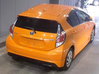TOYOTA AQUA 2015