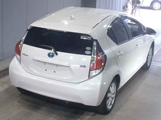 TOYOTA AQUA 2016