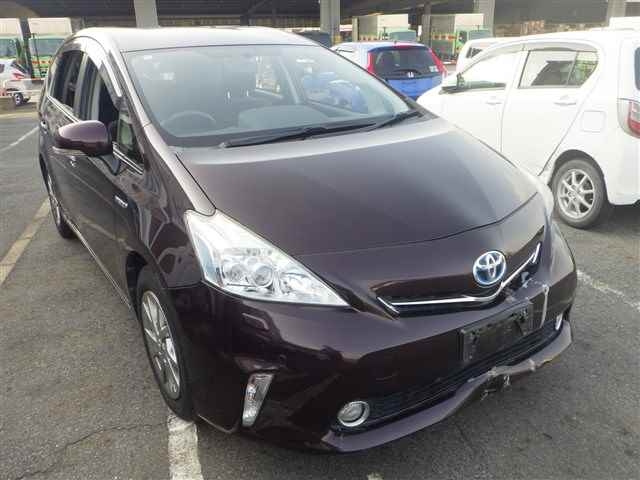 TOYOTA PRIUS ALPHA 2014