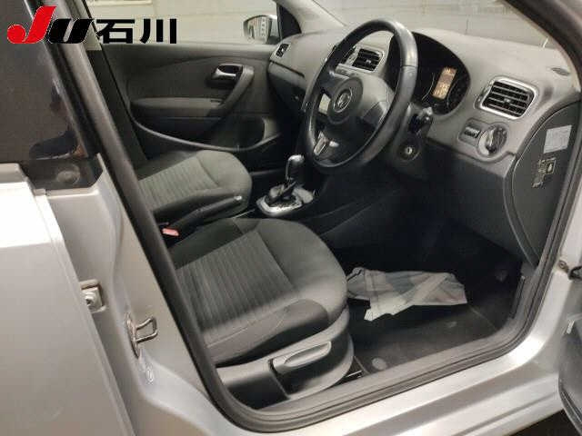 VOLKSWAGEN POLO 2013