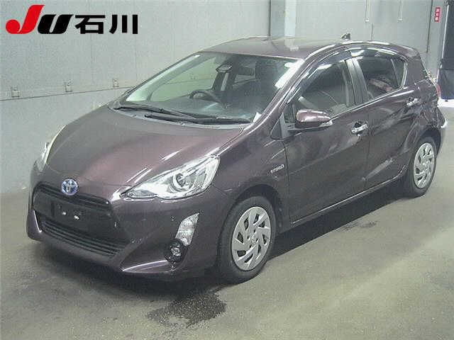 TOYOTA AQUA 2017