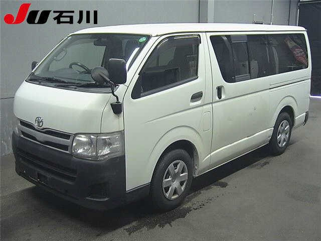 TOYOTA HIACE VAN 2013