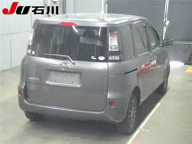 TOYOTA SIENTA 2014