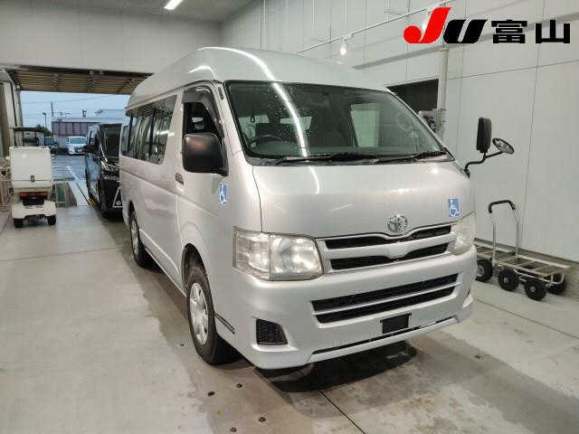 TOYOTA REGIUS ACE VAN 2010