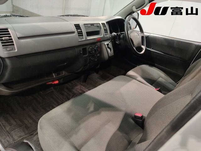 TOYOTA REGIUS ACE VAN 2010