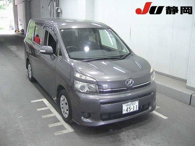 TOYOTA VOXY 2012
