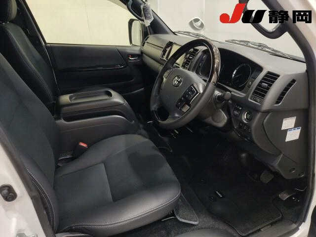 TOYOTA HIACE VAN 2023