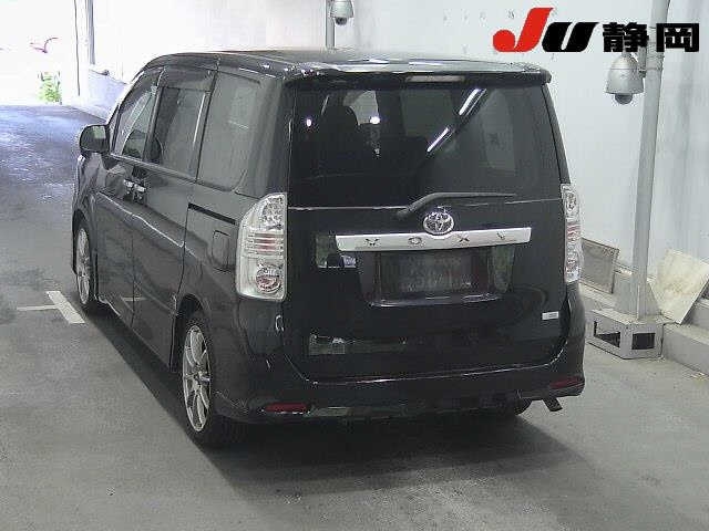 TOYOTA VOXY 2008