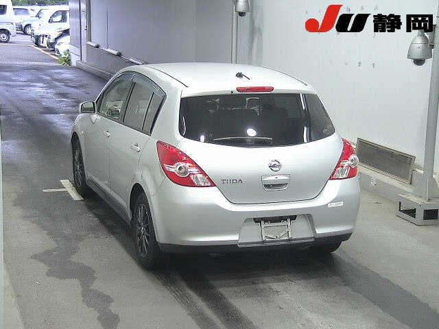 NISSAN TIIDA 2012