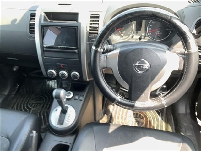 NISSAN X-TRAIL 2011