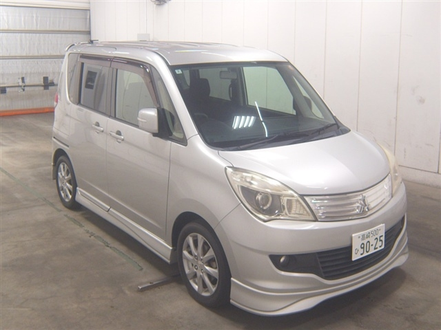 MITSUBISHI DELICA D2 2014