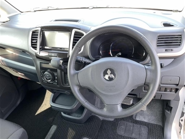 MITSUBISHI DELICA D2 2014