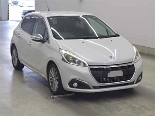 Заказать PEUGEOT 208