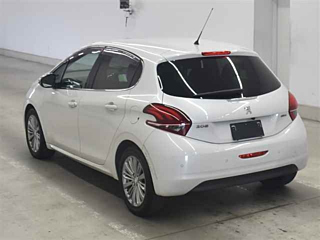 Заказать PEUGEOT 208