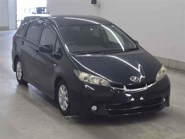 TOYOTA WISH 2010